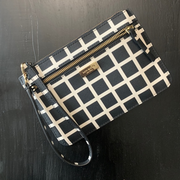 Kate Spade Wristlet - Picture 1 of 2
